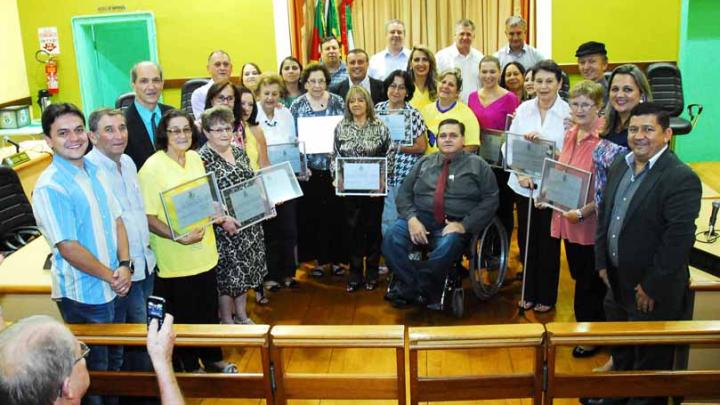 Legislativo realiza homenagem ao Dia Internacional da Mulher