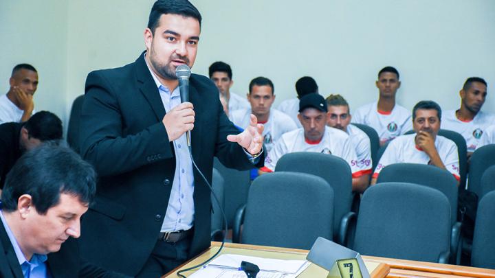 Felippe Terra Grass solicita ao CMT melhorias para o estacionamento no centro da cidade