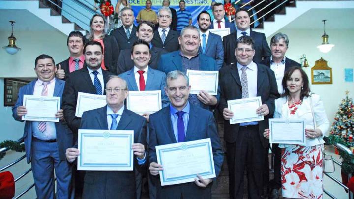 Eleitos preparam-se para a solenidade de posse