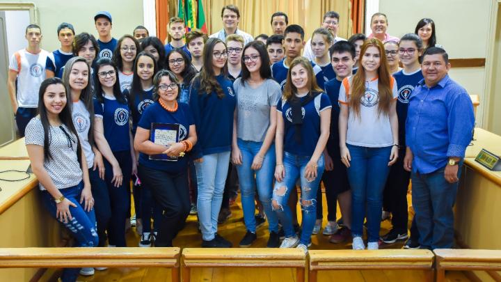 Em encontro na C&acirc;mara, vereadores de Santo &Acirc;ngelo esclarecem d&uacute;vidas de estudantes do Col&eacute;gio Onofre Pires.