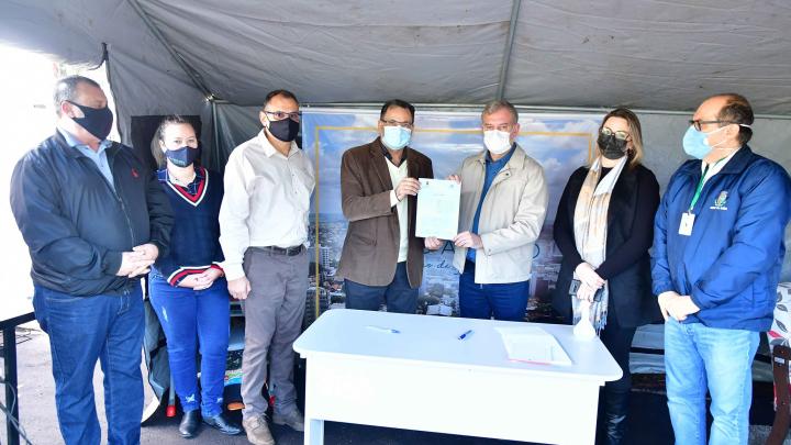C&acirc;mara de Vereadores presente em assinatura de conv&ecirc;nio para reabilita&ccedil;&atilde;o p&oacute;s-covid
