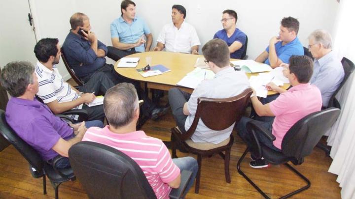 Implanta&ccedil;&atilde;o de t&aacute;xi adaptado &eacute; pauta de reuni&atilde;o na C&acirc;mara de Vereadores de Santo &Acirc;ngelo