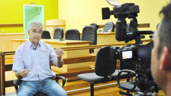 Presidente da C&acirc;mara fala sobre fim do recesso parlamentar e das medidas para conten&ccedil;&atilde;o de despesas