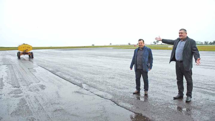 Legislativo Municipal preocupado com a retirada repentina de m&aacute;quinas e equipamentos que dariam in&iacute;cio a retomada das obras do aeroporto regional