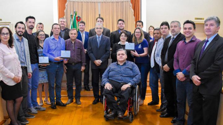 Legislativo conclui homenagens aos parceiros do projeto C&acirc;mara Cidad&atilde;