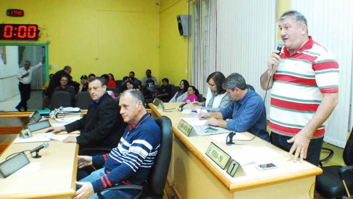 Legislativo Municipal aprova pedido pela Revis&atilde;o do Contrato com a CORSAN