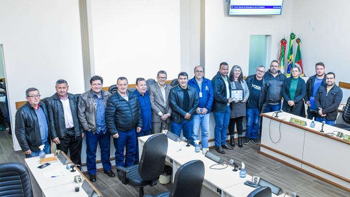 Sess&atilde;o Especial faz homenagem ao Dia do Trabalhador