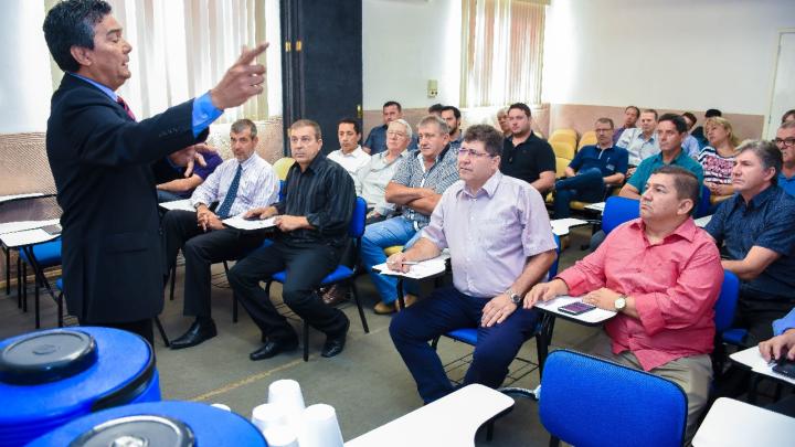 Vereadores se re&uacute;nem com Administra&ccedil;&atilde;o do Hospital Santo &Acirc;ngelo