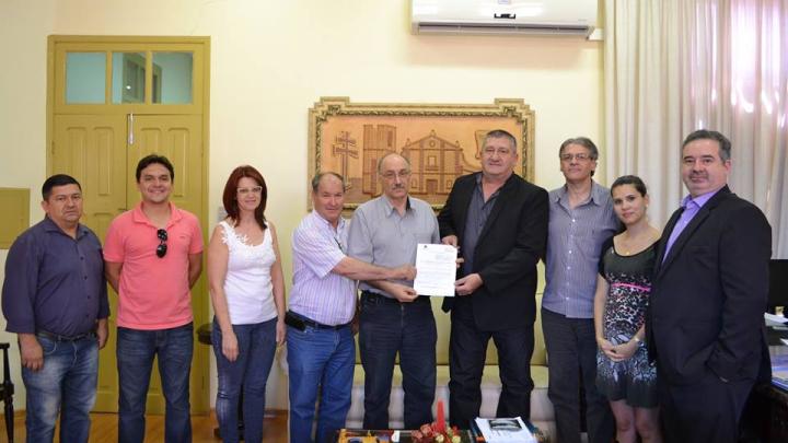 Sancionado projeto de inciativa da C&acirc;mara que flexibiliza hor&aacute;rio do com&eacute;rcio local