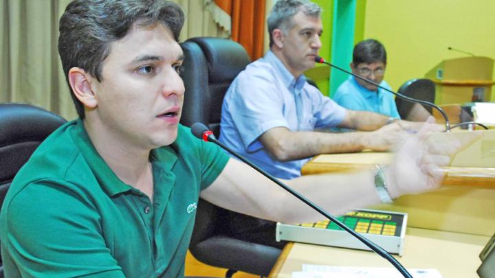 Professor de Educa&ccedil;&atilde;o F&iacute;sica nas s&eacute;ries iniciais e Programa Sa&uacute;de na Escola