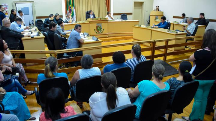 Vereadores aprovam atualiza&ccedil;&otilde;es no Plano de Carreira do Quadro de Servidores P&uacute;blicos de Santo &Acirc;ngelo