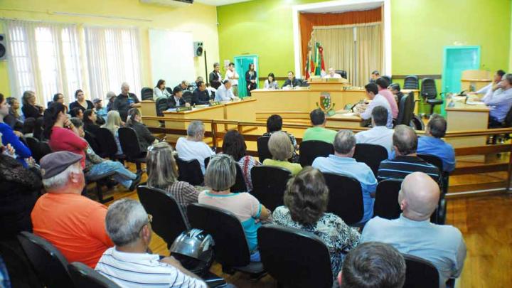 At&eacute; o final do expediente desta quarta-feira, Executivo n&atilde;o protocolou Projeto de Reposi&ccedil;&atilde;o Salarial 