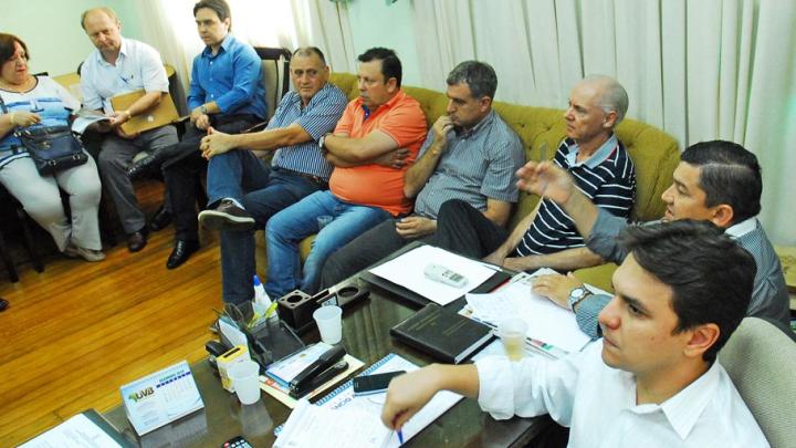 Vereadores re&uacute;nem-se com Prefeito e Secret&aacute;rios para esclarecimento de projetos que tramitam na Casa Legislativa