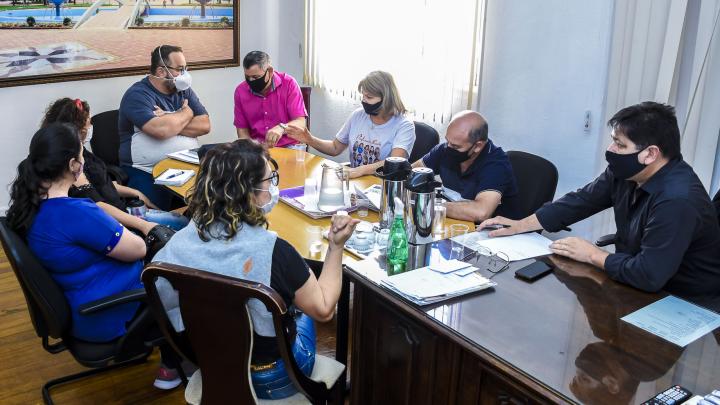 Comiss&atilde;o de Monitores de Educa&ccedil;&atilde;o Infantil apresenta reivindica&ccedil;&otilde;es ao Legislativo