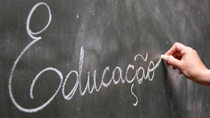 Vereadores aprovam contrata&ccedil;&atilde;o de profissionais para a rede municipal de ensino 