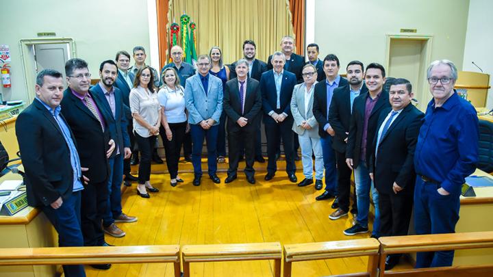 Segunda-feira marcada por homenagens no Legislativo Municipal