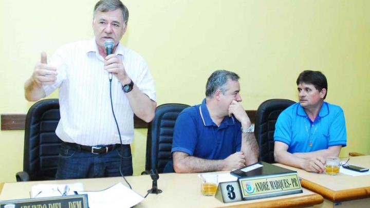  Vereadores v&atilde;o realizar audi&ecirc;ncia para tratar sobre a venda de produtos coloniais em Santo &Acirc;ngelo