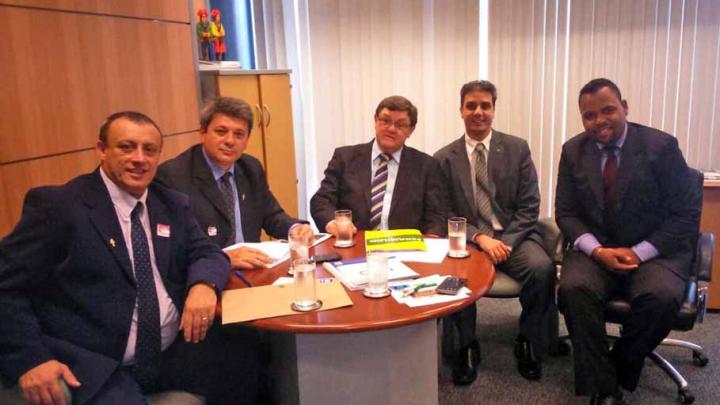 Comitiva divulga e busca parcerias para a 17&ordf; edi&ccedil;&atilde;o da Fenamilho Internacional