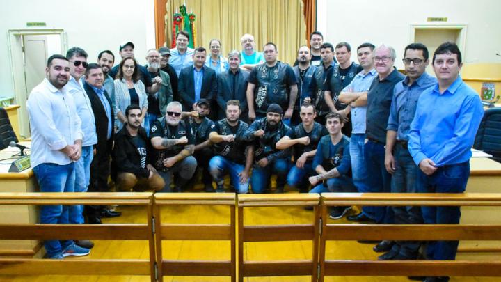 Projeto concede t&iacute;tulo de entidade de Utilidade P&uacute;blica ao Abutre&rsquo;s Moto Clube