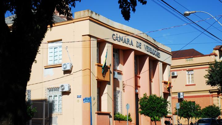 Nesta sexta-feira, dia 04, expediente na C&acirc;mara de Vereadores ter&aacute; hor&aacute;rio diferenciado.