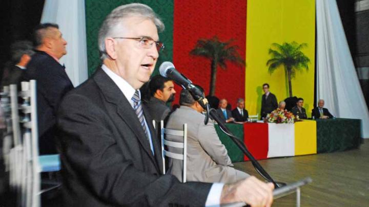 Adolar Queiroz &eacute; eleito presidente da C&acirc;mara de Vereadores de Santo &Acirc;ngelo