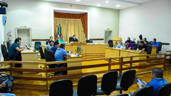 Institu&iacute;do turno &uacute;nico no Legislativo