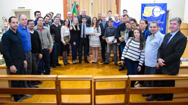 Legislativo realiza sess&atilde;o solene alusiva aos 50 anos do Jornal A Tribuna Regional 
