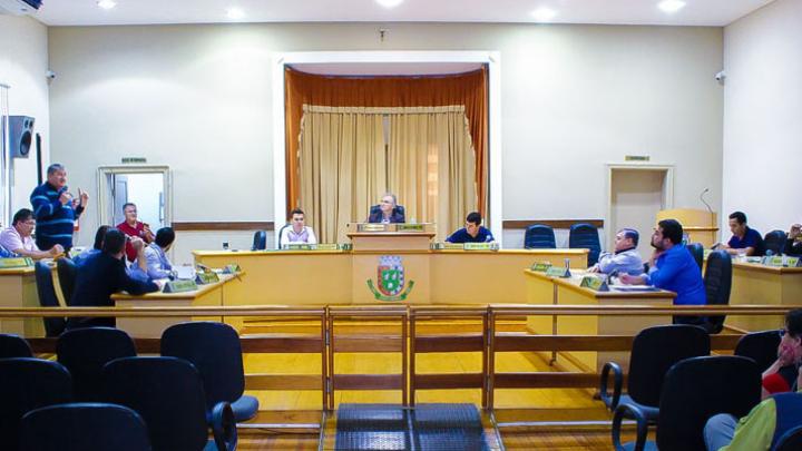 Vereadores aprovam reajuste salarial a servidores municipais de Santo &Acirc;ngelo
