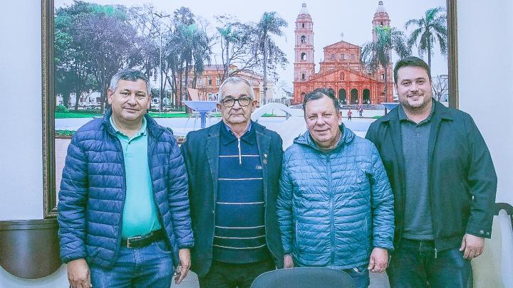 Presidente do Legislativo S&atilde;o-borjense visita a c&acirc;mara de Vereadores de Santo &Acirc;ngelo