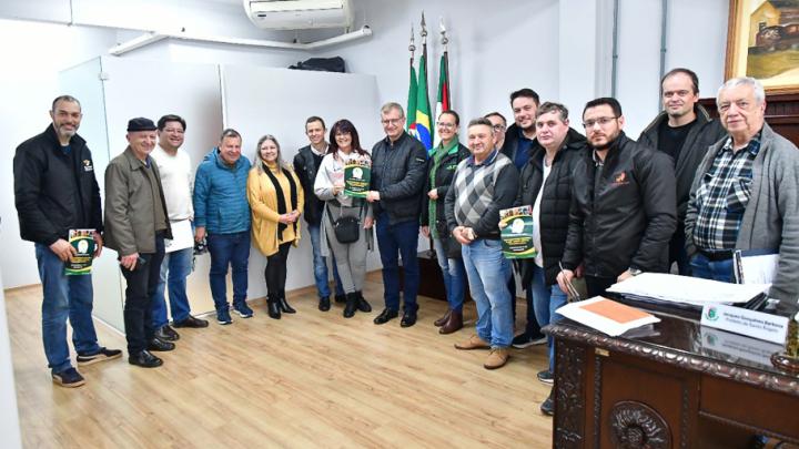 Legislativo apoiar&aacute; microempresas na 10&ordm; FEAAGRI Miss&otilde;es em parceria com o Executivo