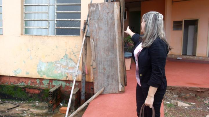 Vereadora Jacqueline busca solu&ccedil;&otilde;es para o caso da Escola Mario Piratini