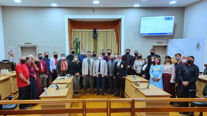 Sess&atilde;o Especial celebra Semana Farroupilha e homenageia pe&otilde;es