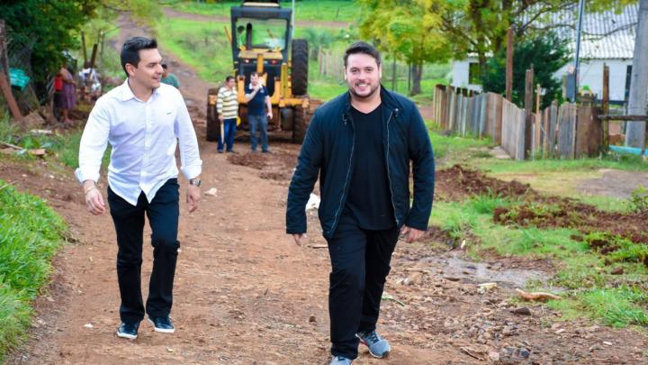 Vereadores da Mesa Diretora visitam obras no Bairro Leonel Brizola 
