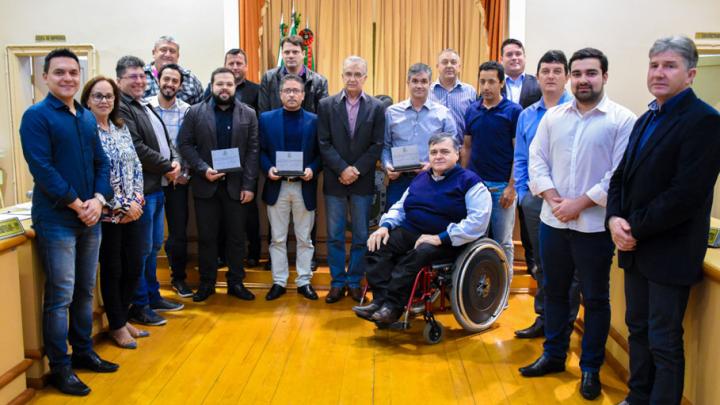 Mais tr&ecirc;s parceiros do Projeto C&acirc;mara Cidad&atilde; s&atilde;o homenageados 