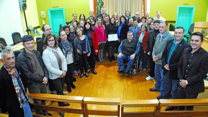 C&acirc;mara realiza sess&atilde;o alusiva aos 50 anos  da Escola Madre Catarina L&eacute;pori