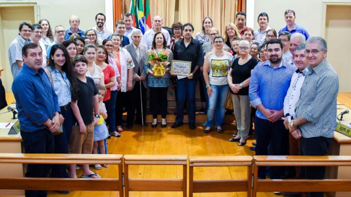 Legislativo presta Homenagem p&oacute;stuma &agrave; senhora Moema M. Becker