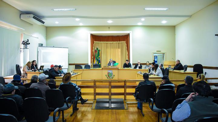 Audi&ecirc;ncia P&uacute;blica debate maus tratos a animais em ve&iacute;culos de tra&ccedil;&atilde;o