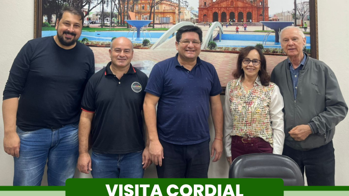 Presidente do Legislativo Carlos Gon&ccedil;alves recebe visita de cortesia no Gabinete da Presid&ecirc;ncia 