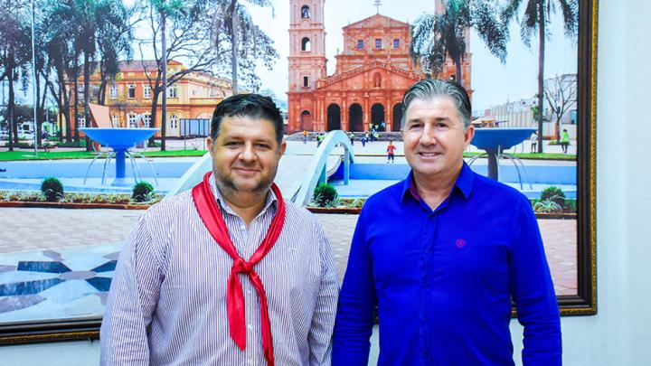 PRESIDENTE DA ASSETRASA VISITA LEGISLATIVO MUNICIPAL