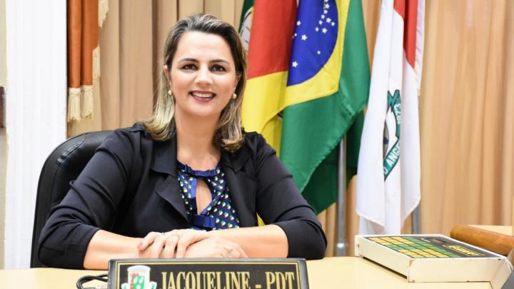 Jacqueline Possebom deve retornar &agrave; C&acirc;mara de Vereadores no dia 30 de abril