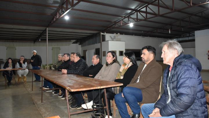 C&acirc;mara de Vereadores leva reuni&atilde;o de trabalho &agrave; comunidade do Buriti e fortalece aproxima&ccedil;&atilde;o com a popula&ccedil;&atilde;o