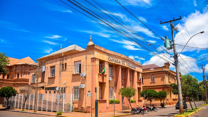 Comiss&atilde;o de &eacute;tica apresenta relat&oacute;rio ap&oacute;s den&uacute;ncia de ass&eacute;dio