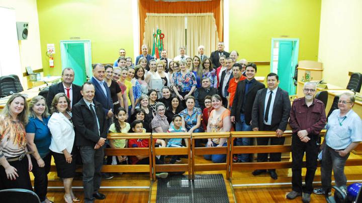 Escola Dr. Augusto Nascimento e Silva comemora 70 anos de funda&ccedil;&atilde;o