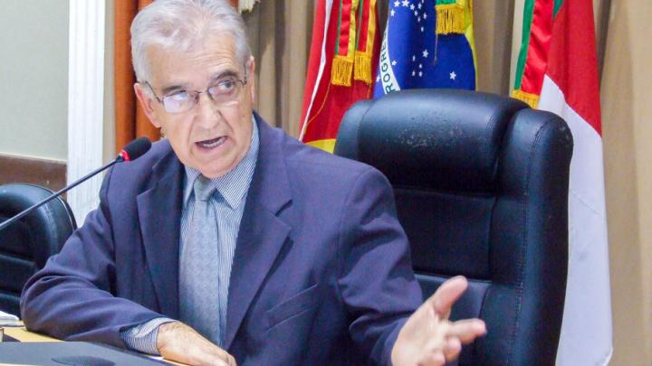 A semana come&ccedil;ou com muito trabalho preocupa&ccedil;&otilde;es  para o legislativo