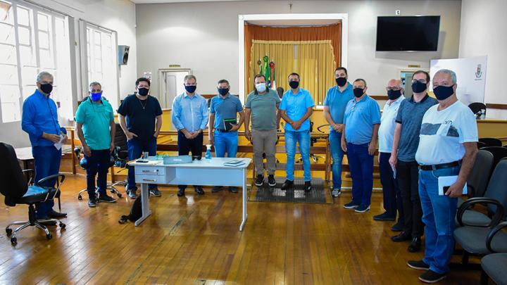 Desburocratiza&ccedil;&atilde;o da abertura de empresas &eacute; tema de reuni&atilde;o na C&acirc;mara de Vereadores