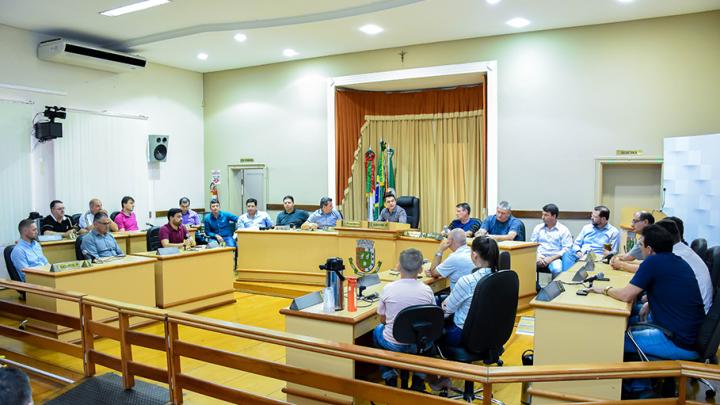 Reuni&atilde;o debate abertura do com&eacute;rcio aos domingos