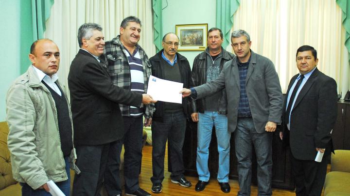 Vereadores recebem reivindica&ccedil;&otilde;es de lojistas locais